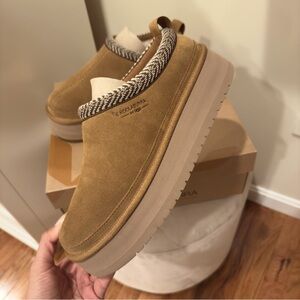 Koolaburra Uggs Platform Shoes